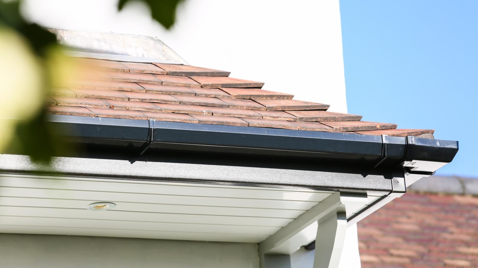 close up of Liniar roofline products 