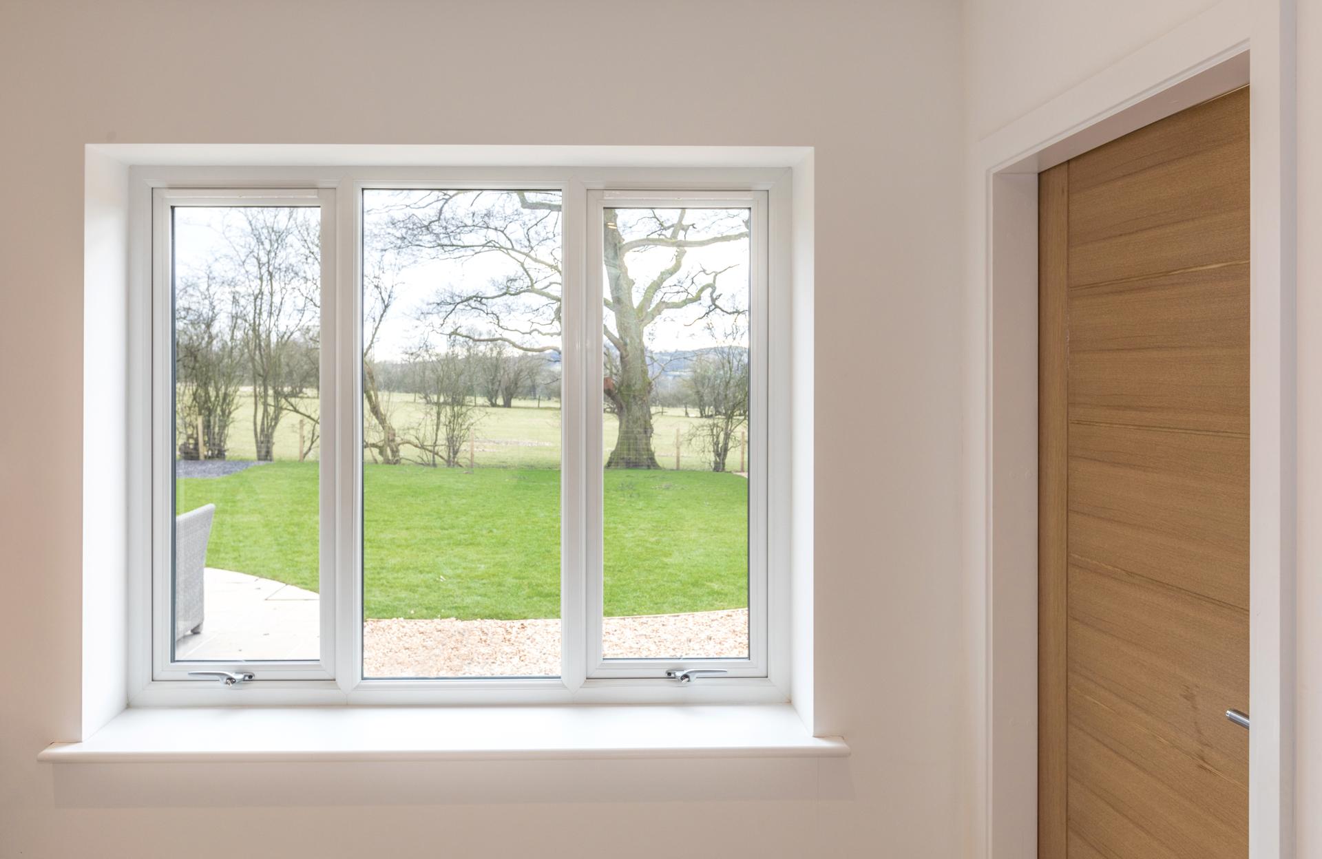 Liniar flush sash windows