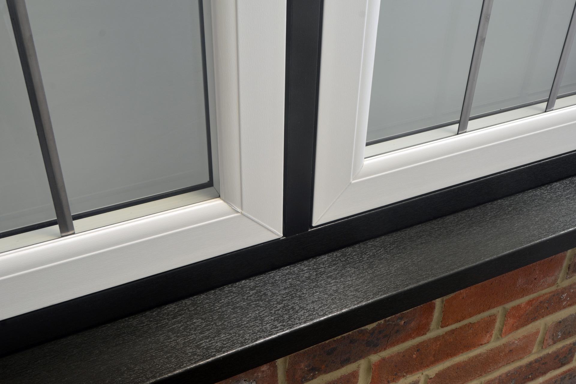 Liniar flush sash windows