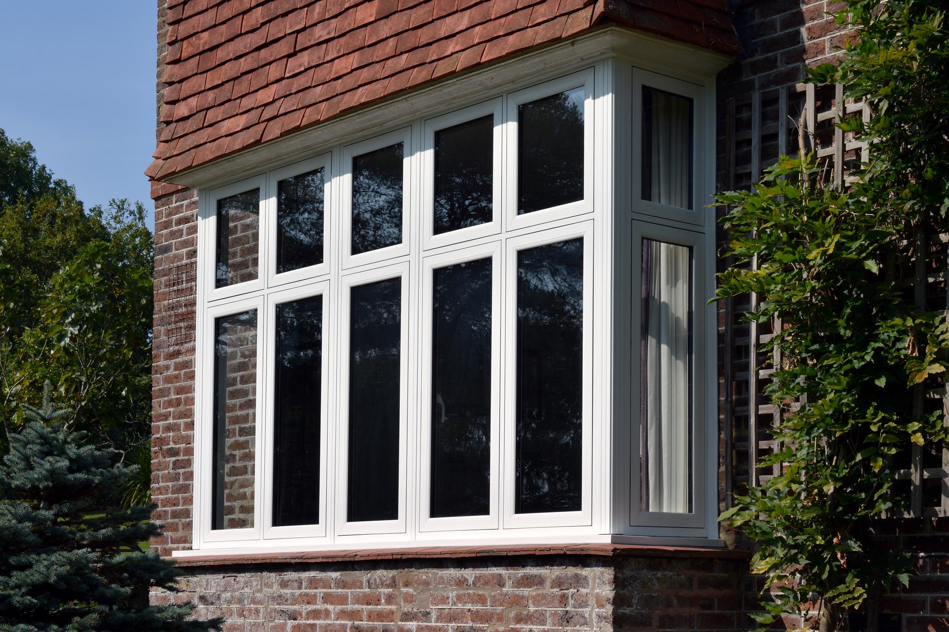 Liniar flush sash windows